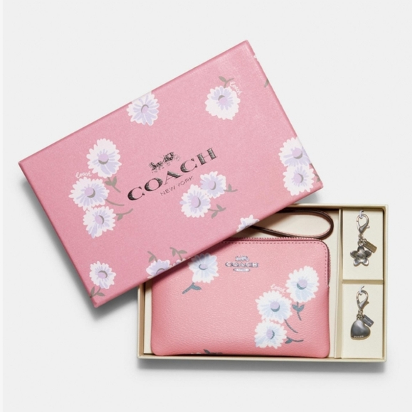 Coach Boxed Corner Zip Wristlet With Daisy Print - Picture 6 of 6